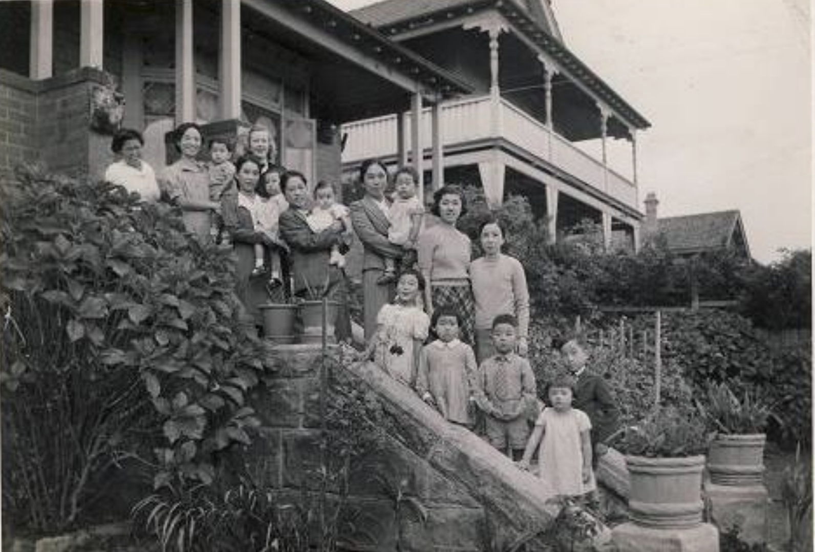 日本人と他民族および「同質的」受入社会とのかかわり – 戦前の在オーストラリア日系人の音楽舞踊を中心に – ヒュー・デフェランティ